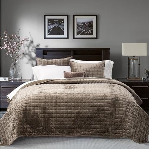 RECYCO Luxury Velvet Quilt King Size, Ultra Soft Velvet Bedding Sets, Lightweight Quilted Velvet Comforter Set, Channel Stitch Oversized Bedspread Coverlet with 2 Pillow Shams, Emerald Green