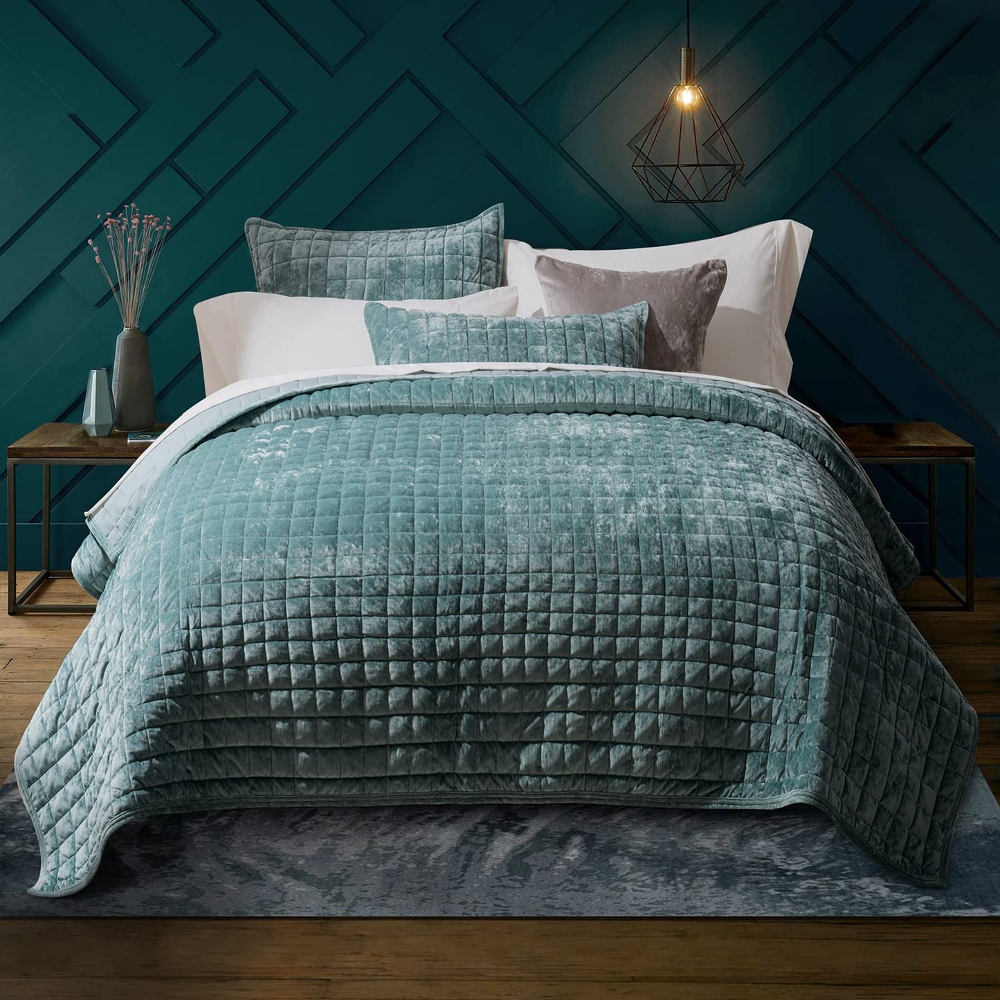 RECYCO Luxury Velvet Quilt King Size, Ultra Soft Velvet Bedding Sets, Lightweight Quilted Velvet Comforter Set, Channel Stitch Oversized Bedspread Coverlet with 2 Pillow Shams, Emerald Green
