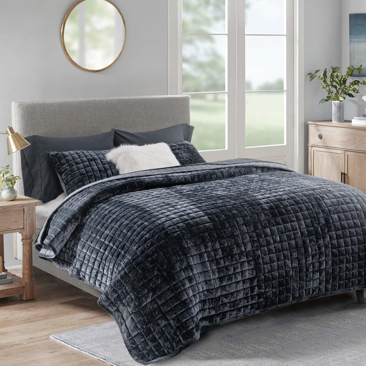 RECYCO Luxury Velvet Quilt King Size, Ultra Soft Velvet Bedding Sets, Lightweight Quilted Velvet Comforter Set, Channel Stitch Oversized Bedspread Coverlet with 2 Pillow Shams, Emerald Green