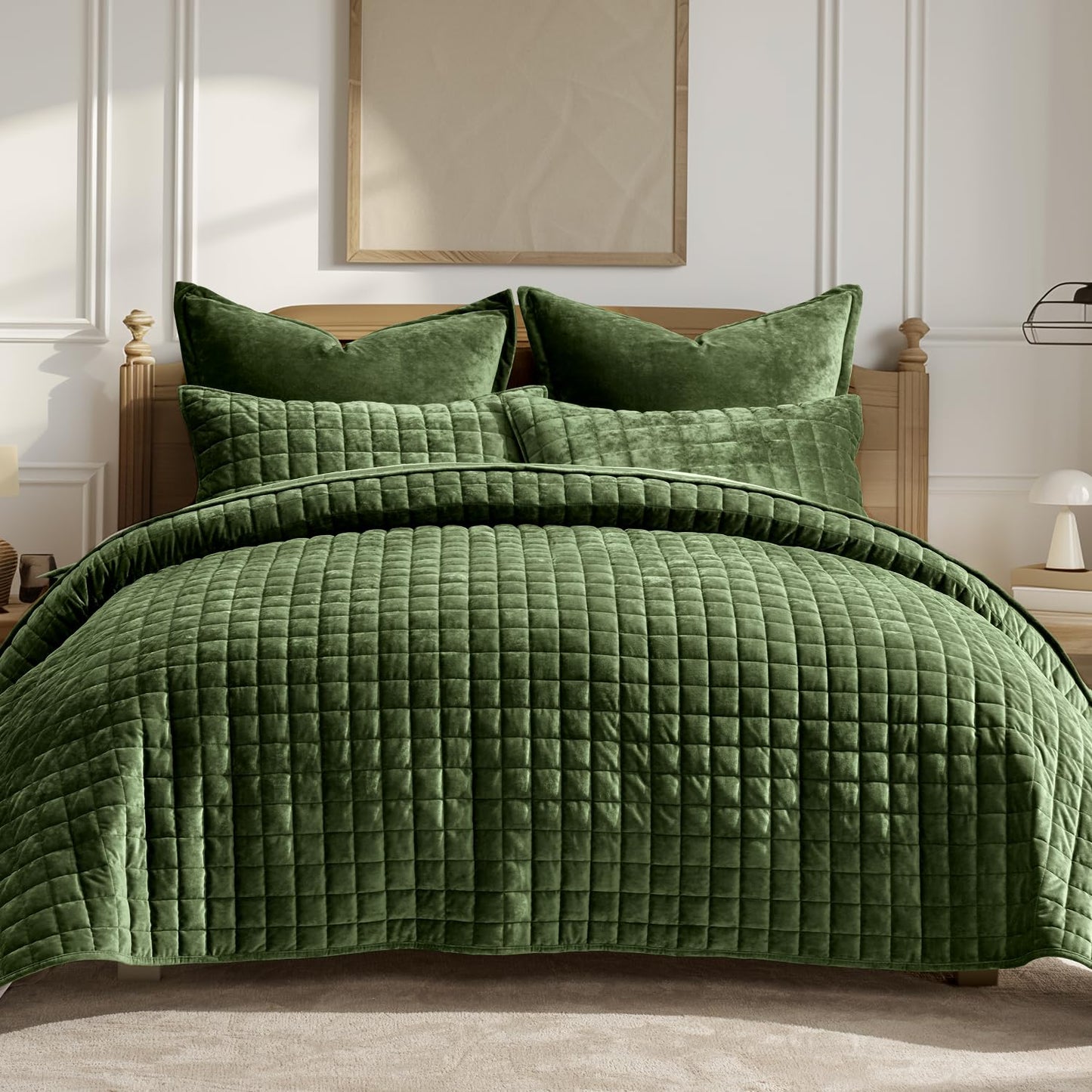 RECYCO Luxury Velvet Quilt King Size, Ultra Soft Velvet Bedding Sets, Lightweight Quilted Velvet Comforter Set, Channel Stitch Oversized Bedspread Coverlet with 2 Pillow Shams, Emerald Green